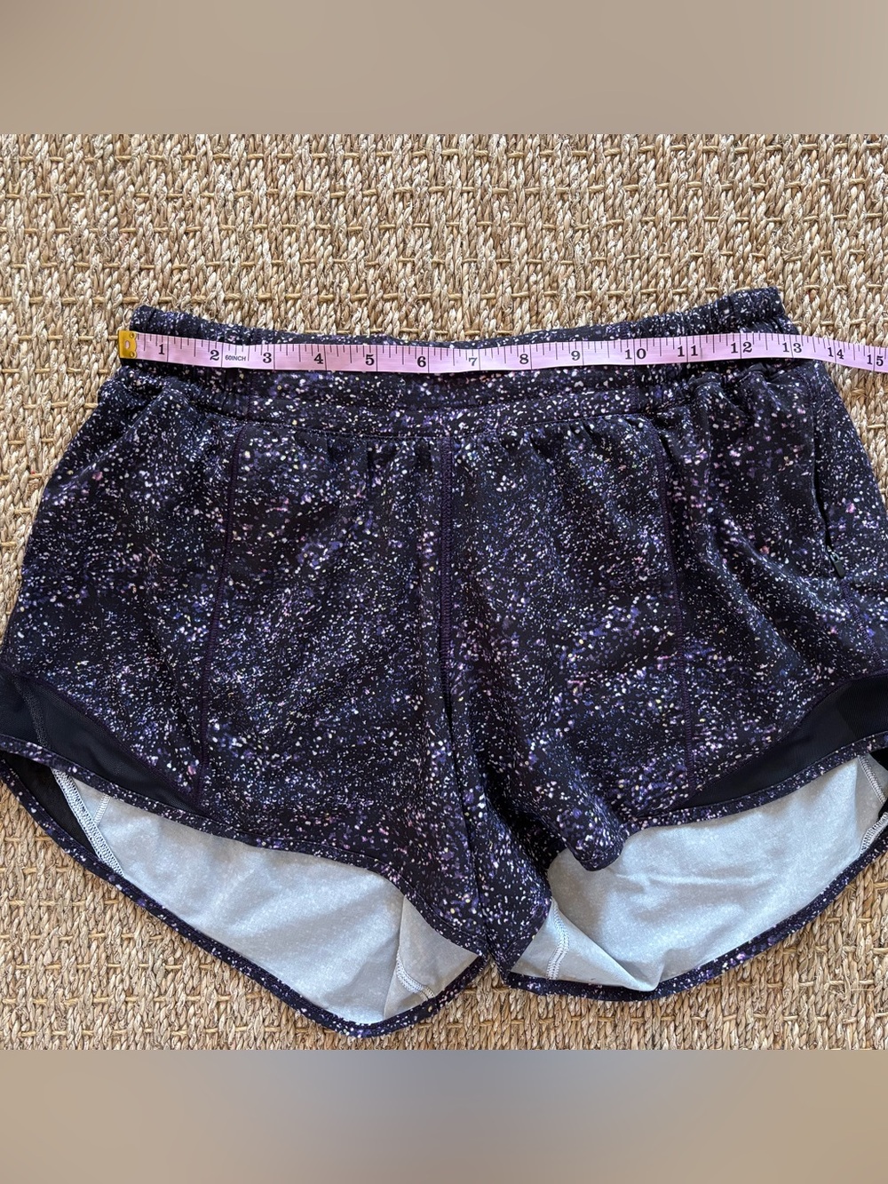Lululemon | Shorts Size 6 Black With Speckles - Picture 8 of 11